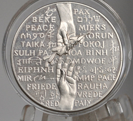 1967 Franklin Mint Peace Medal - 1967 Holiday Greeting Medal Featuring "Peace" in 29 Languages