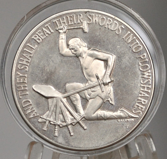 1967 Franklin Mint Peace Medal - 1967 Holiday Greeting Medal Featuring "Peace" in 29 Languages