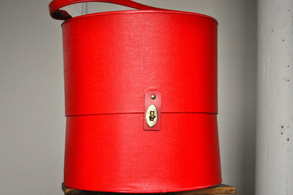 Vintage Everbest Hollywood Florida 1960s Crimson Red Wig Box - Contains Mannequin Head - Wig Not Included - Lockable Red Wig Box