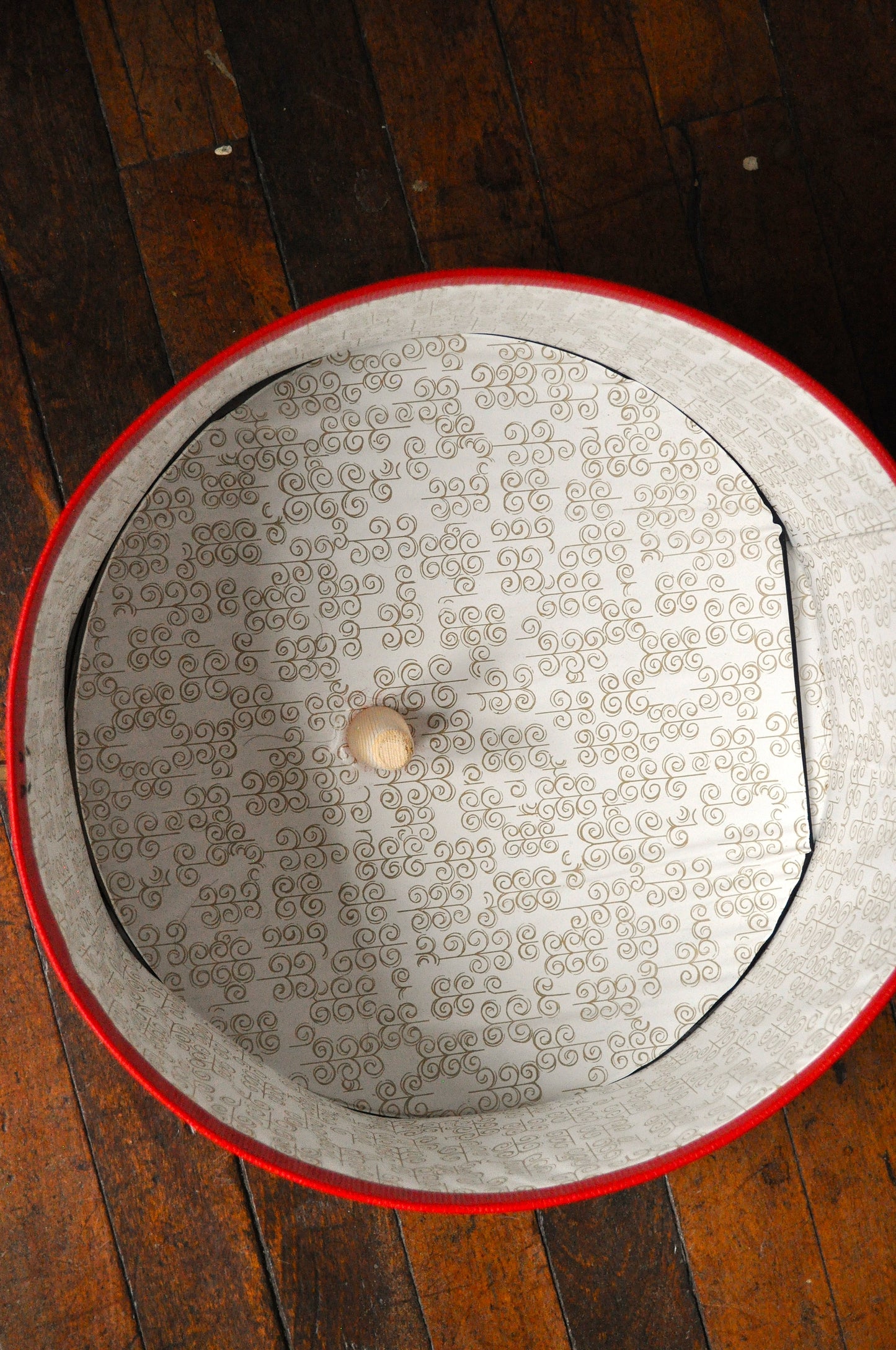 Vintage Everbest Hollywood Florida 1960s Crimson Red Wig Box - Contains Mannequin Head - Wig Not Included - Lockable Red Wig Box