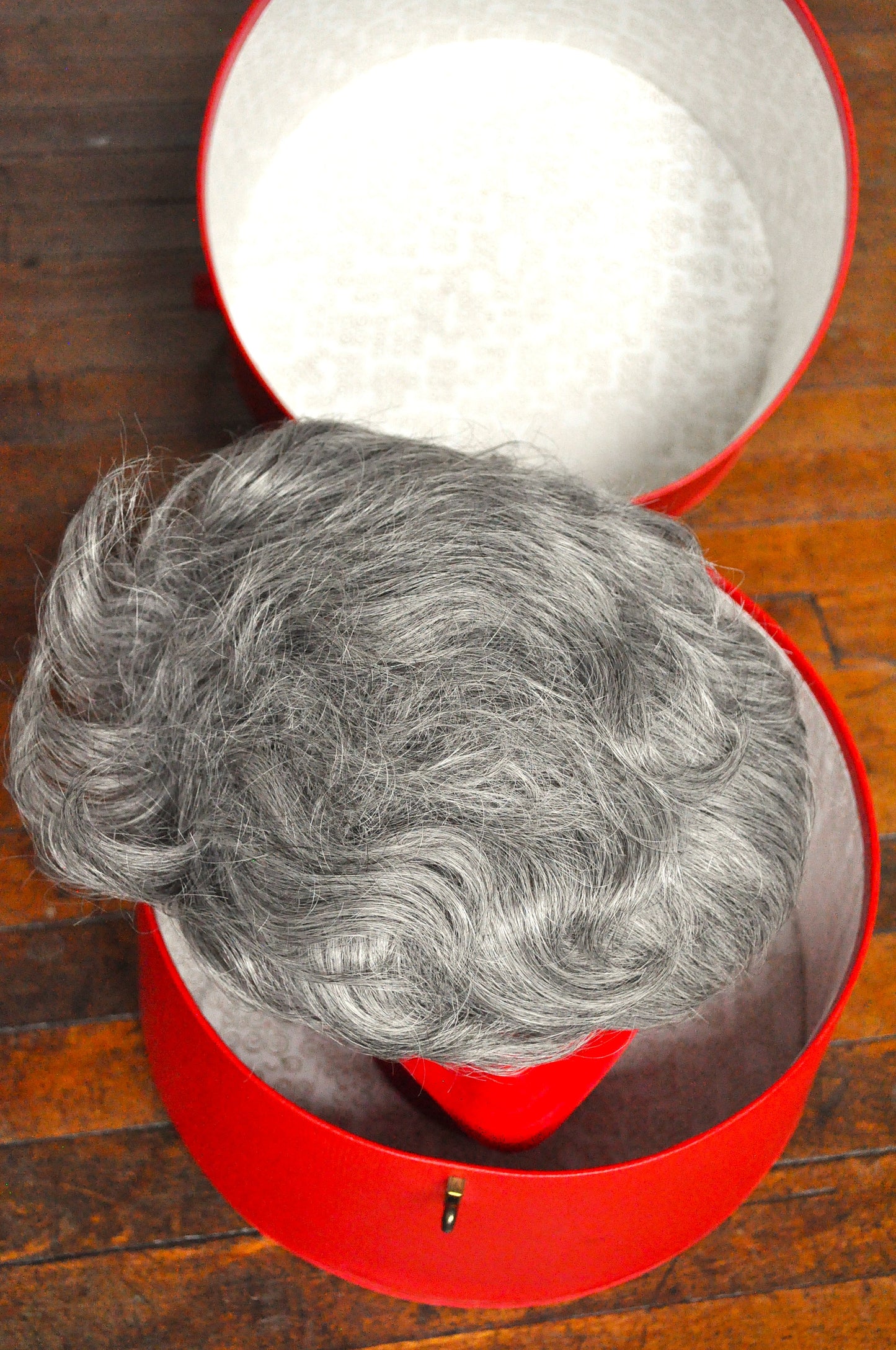 Vintage Everbest Hollywood Florida 1960s Crimson Red Wig Box - Contains Mannequin Head - Wig Not Included - Lockable Red Wig Box