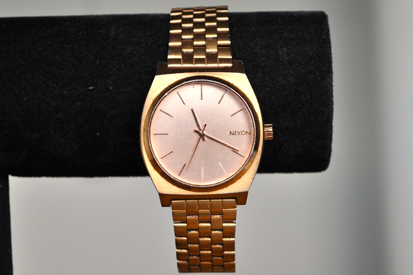 Beautiful Nixon Time Teller Stainless Steel Rose Gold Tone Watch - Parts and Repair Watch - Nixon A045 - Not Working!