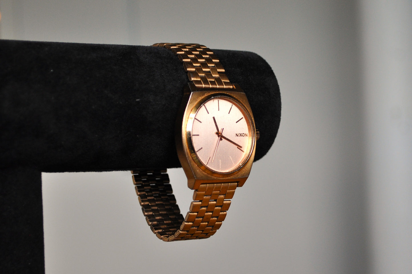 Beautiful Nixon Time Teller Stainless Steel Rose Gold Tone Watch - Parts and Repair Watch - Nixon A045 - Not Working!
