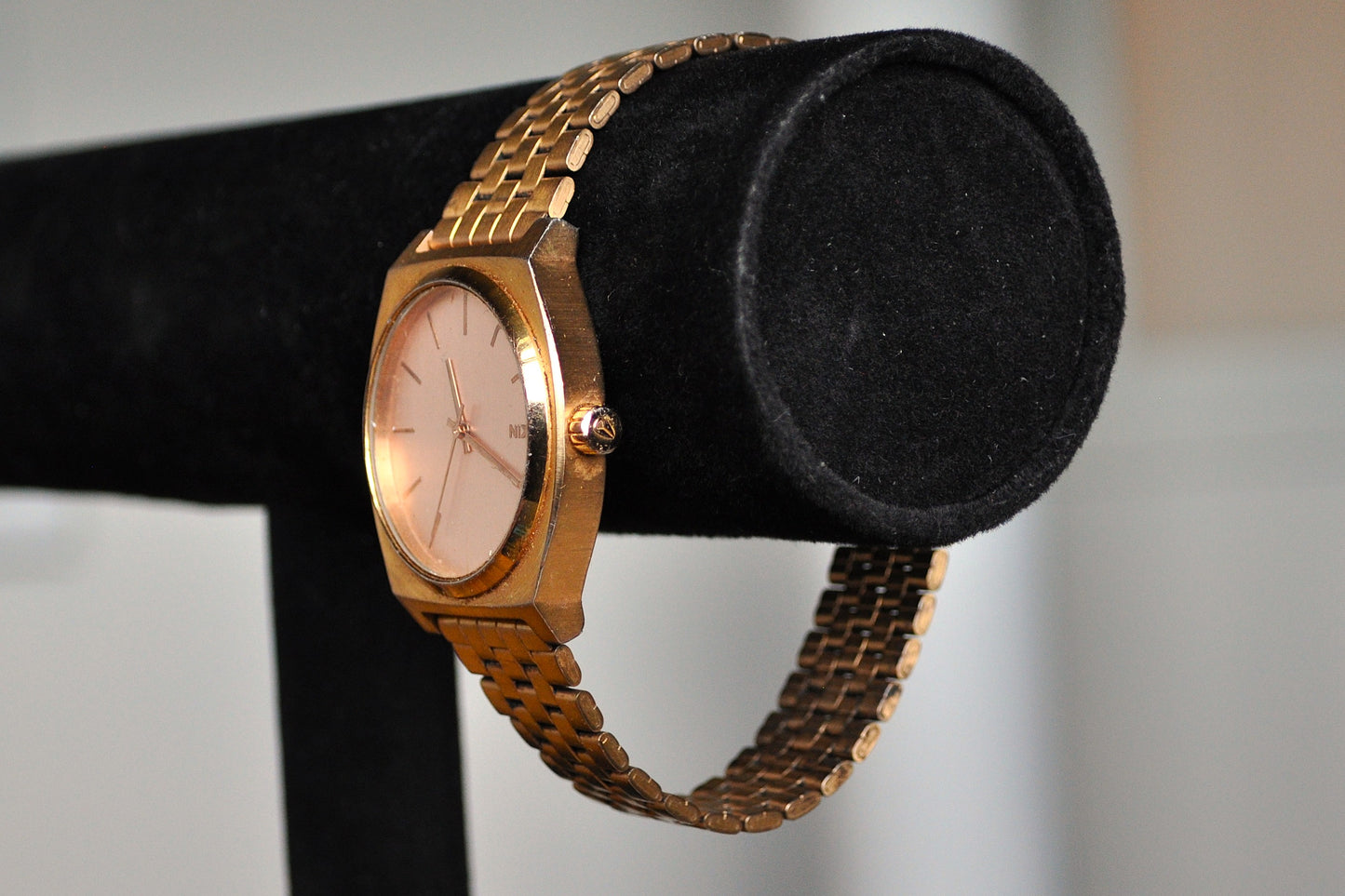 Beautiful Nixon Time Teller Stainless Steel Rose Gold Tone Watch - Parts and Repair Watch - Nixon A045 - Not Working!
