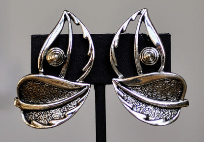 Lovely Sarah Coventry Silvertone Windsong Leaves Clip-On Earrings - Patent Pending Earrings - Vintage Sarah Cov 1950s Windsong Earrings