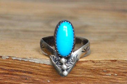 Unique Native American Crownlike Turquoise Ring - Size 8 - Stamped and Tested Sterling Silver - Authentic Native American Jewelry