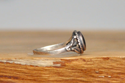 Leafy Yin-Yang Ring - Size 6 - Stamped and Tested Sterling Silver - Chinese Jewelry