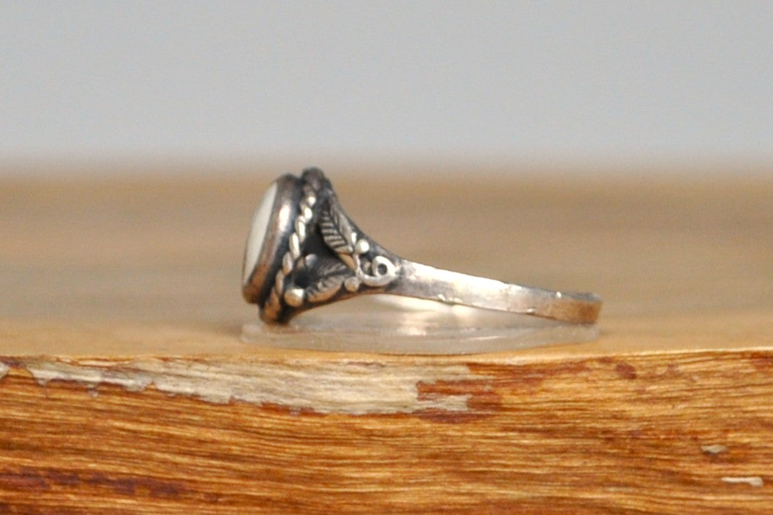 Leafy Yin-Yang Ring - Size 6 - Stamped and Tested Sterling Silver - Chinese Jewelry