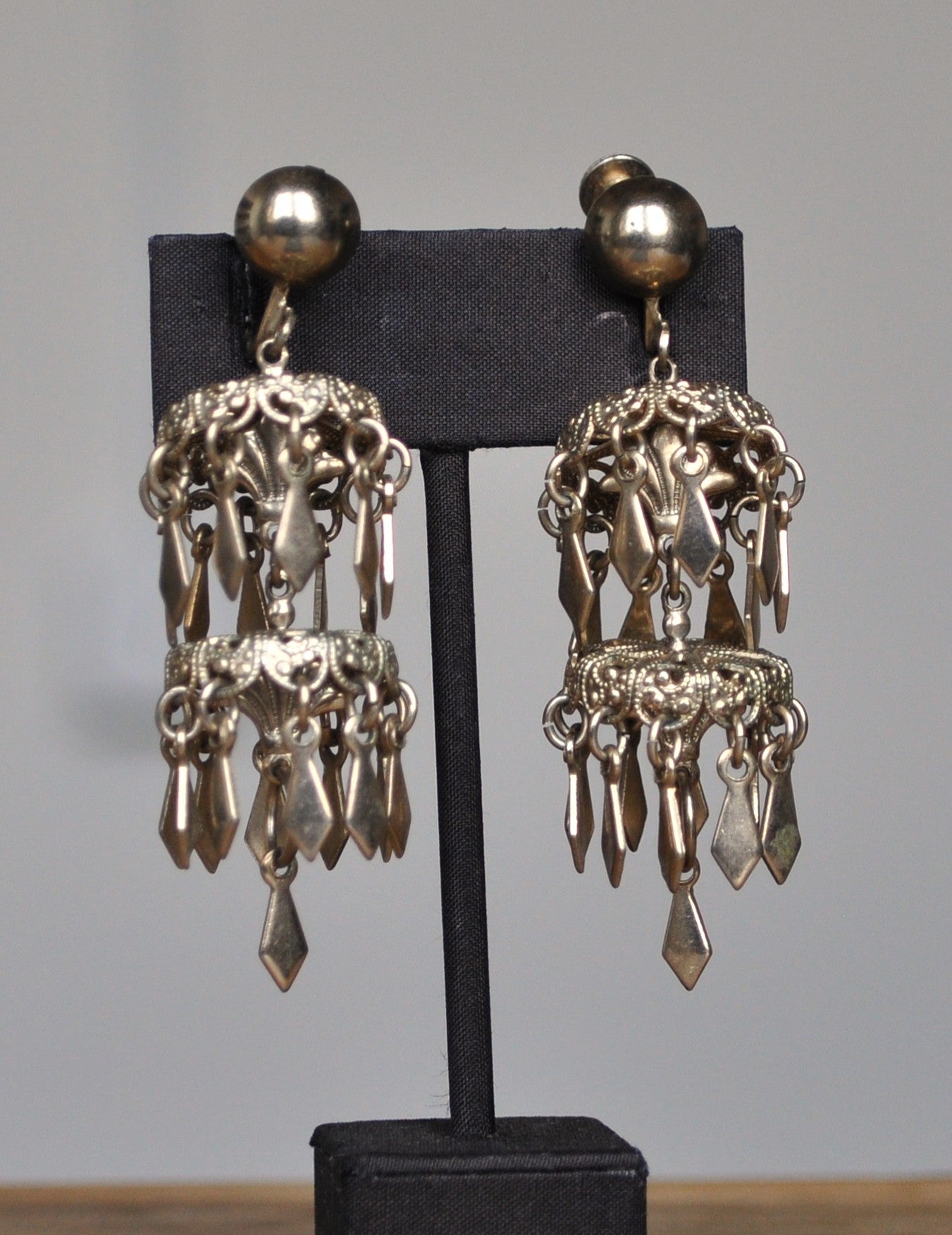 Vintage Chandelier Dangle Earrings With Screw Backs - Chandelier Cascading Dangle Gold Toned Earrings