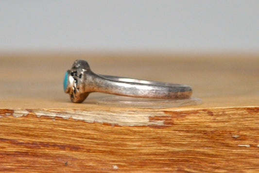 Swirling Filigree Turquoise Stone Ring - Size 9 - Tested Sterling Silver - Authentic Native American Jewelry - Preco Jewelry