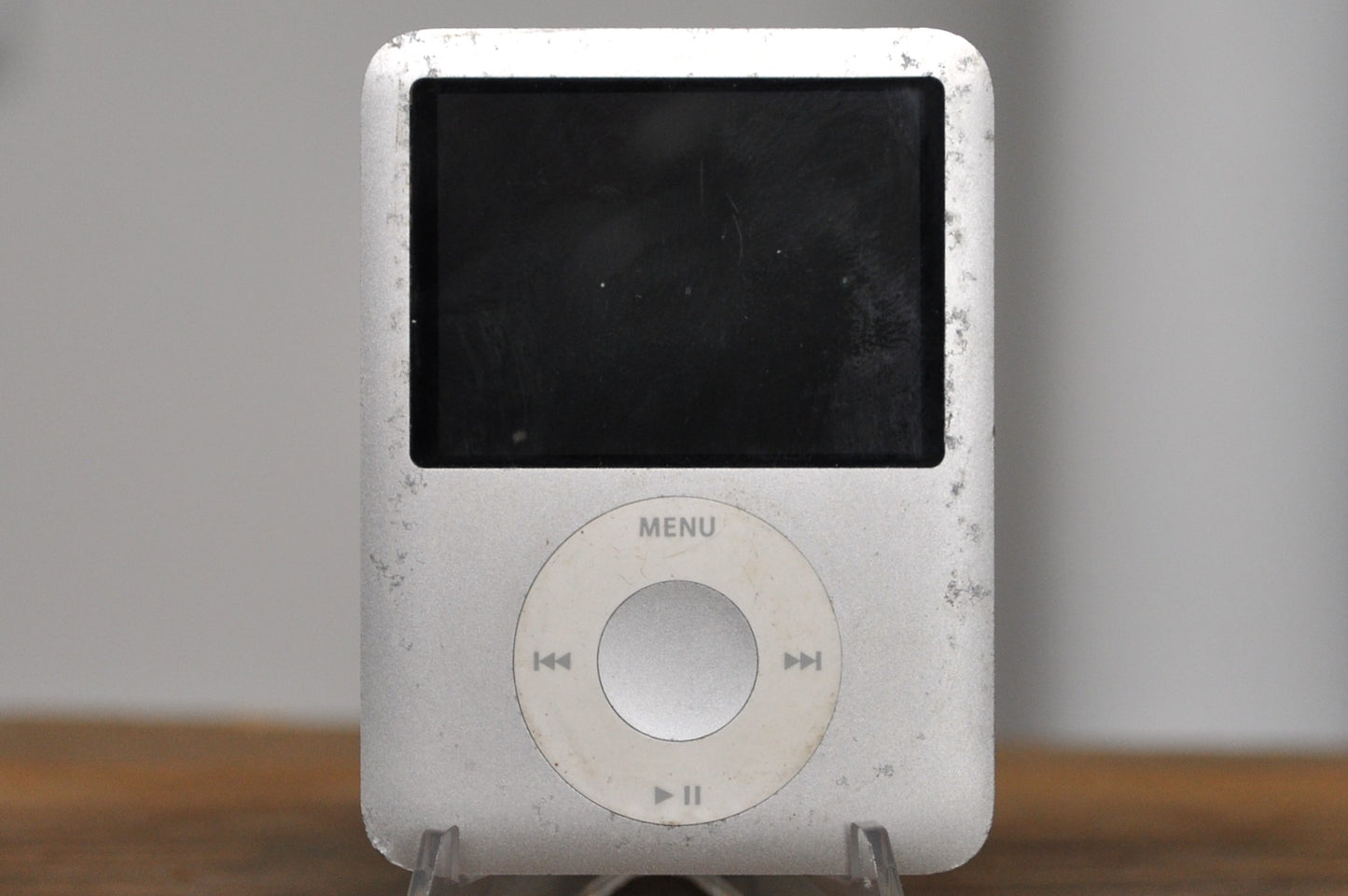 Apple iPod Nano 3rd Gen 4 GB Storage 2007 Release *Working - Pre-Owned Apple iPod Nano Silver with over 400 Songs