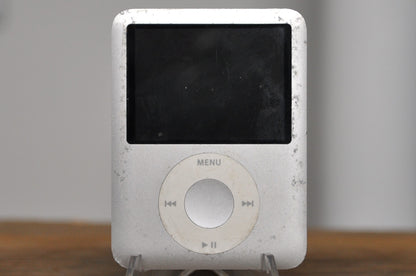 Apple iPod Nano 3rd Gen 4 GB Storage 2007 Release *Working - Pre-Owned Apple iPod Nano Silver with over 400 Songs
