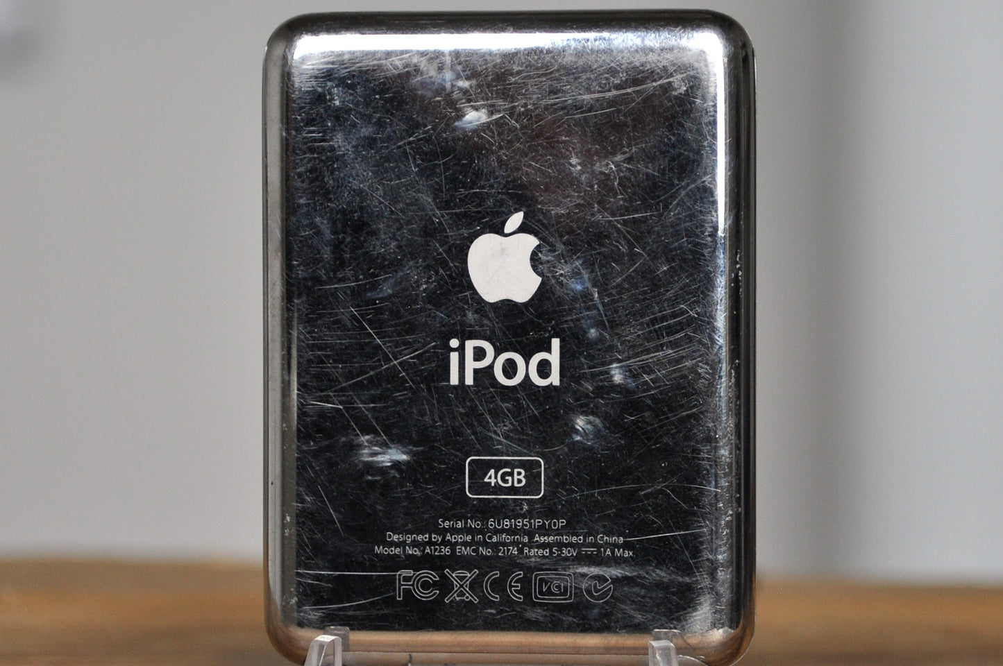 Apple iPod Nano 3rd Gen 4 GB Storage 2007 Release *Working - Pre-Owned Apple iPod Nano Silver with over 400 Songs