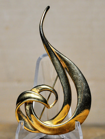 Stunning Avon Gold Toned Large Swirl Brooch - 3.25 Inches Long - Vintage Avon Signed Gold Pin