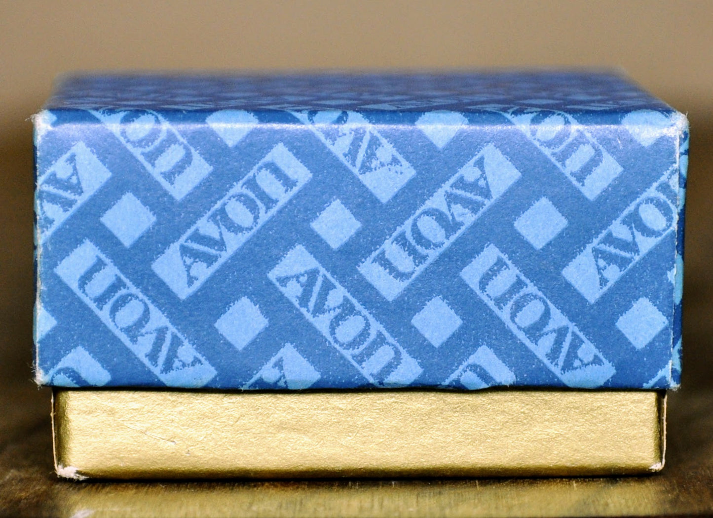 Stunning 1977 Avon Gold Tone Catch a Star Rhinestone Ring - Size Medium - New Old Stock (NOS) - Vintage Avon Star Rhinestone Ring In Box