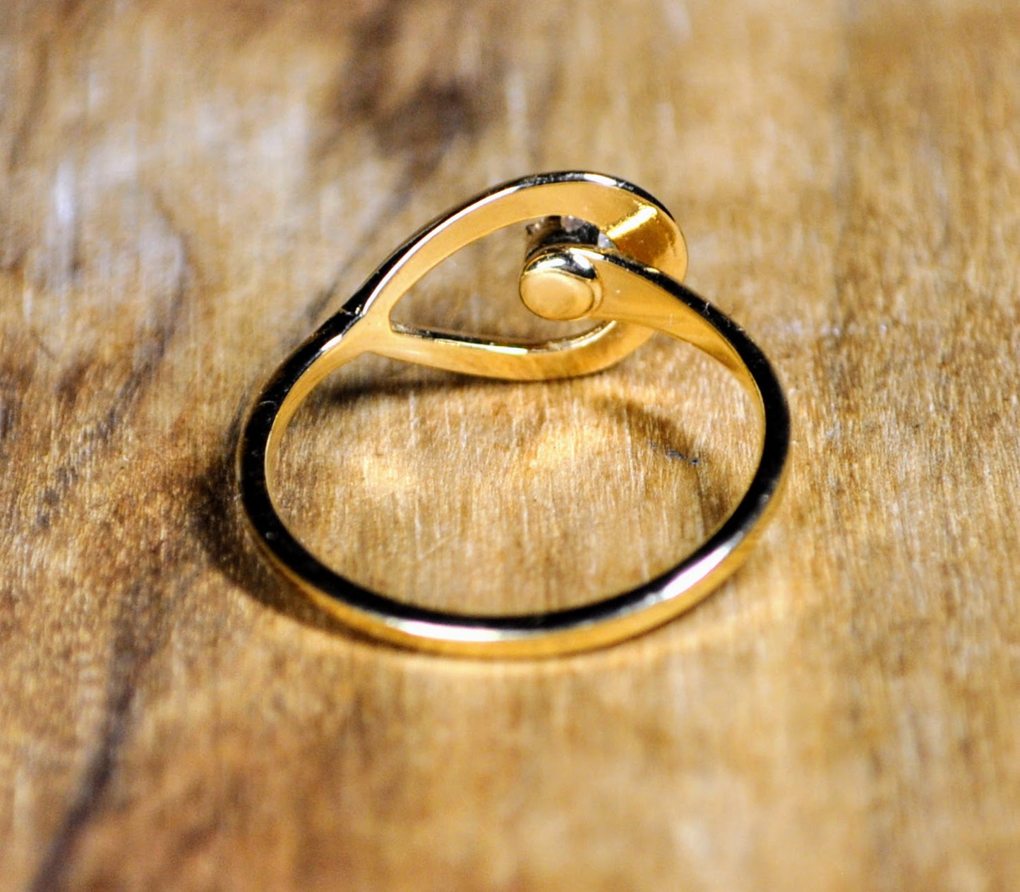 Stunning 1977 Avon Gold Tone Catch a Star Rhinestone Ring - Size Medium - New Old Stock (NOS) - Vintage Avon Star Rhinestone Ring In Box