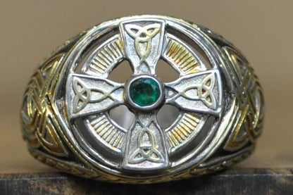 Franklin Mint Emerald Studded Celtic Knot/Triquetra - Size 11.5 - Stamped and Tested Sterling Silver - Irish Jewelry
