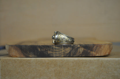 Franklin Mint Emerald Studded Celtic Knot/Triquetra - Size 11.5 - Stamped and Tested Sterling Silver - Irish Jewelry