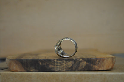 Franklin Mint Emerald Studded Celtic Knot/Triquetra - Size 11.5 - Stamped and Tested Sterling Silver - Irish Jewelry