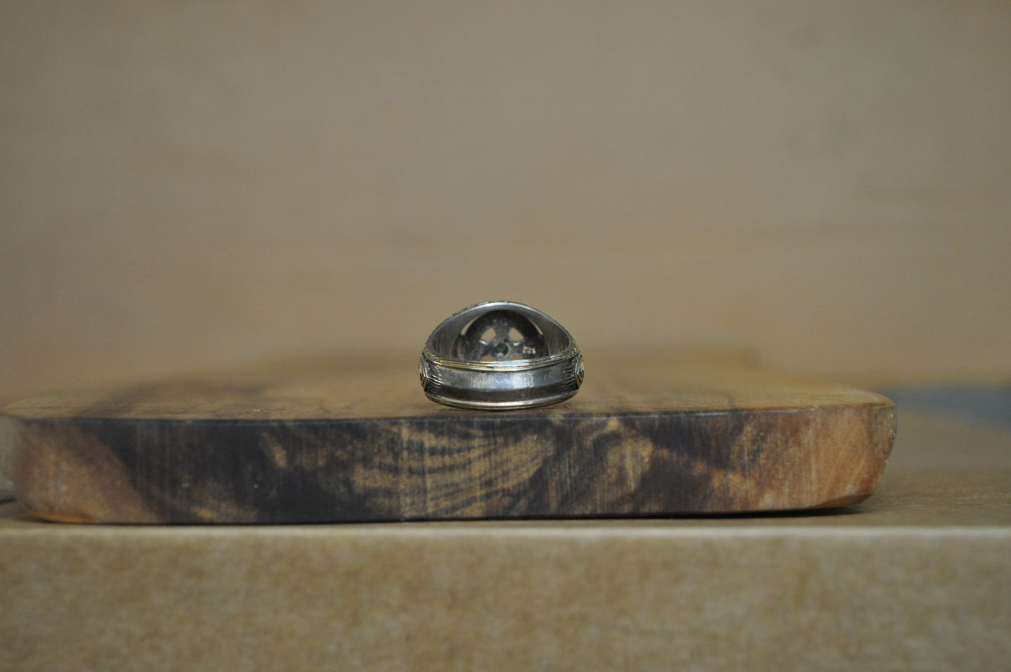 Franklin Mint Emerald Studded Celtic Knot/Triquetra - Size 11.5 - Stamped and Tested Sterling Silver - Irish Jewelry