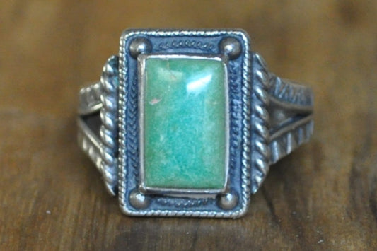 Art Deco Green Turquoise Ring - Size 7 - Tested Sterling Silver - Native American Jewelry