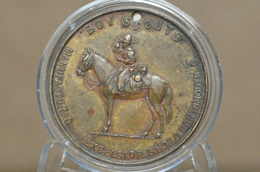 July 1910 The Original "Boy Scout" Shoe For Boys Advertising Token - Vintage The Excelsior Shoe Co. Medal For Boys, Good Luck Token