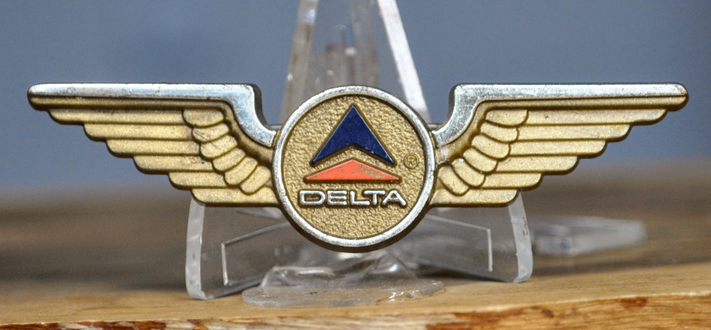 1960s Delta Airlines Junior Pilot Wings Plastic Pin - Patent No. 3,262,323 - Vintage Delta Child Pilot Wings Souvenir Brooch