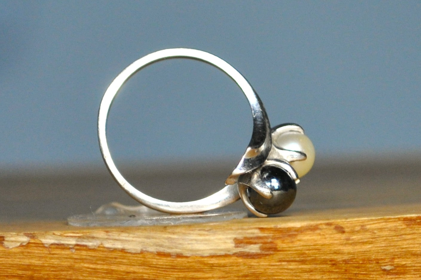 10K White Gold Hematite and Pearl Cluster Ring - Size 6 - Stamped and Tested 10 Karat Gold - Signed D.B. - Promise Ring