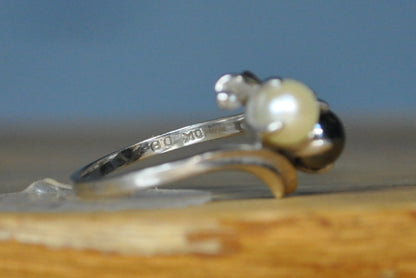 10K White Gold Hematite and Pearl Cluster Ring - Size 6 - Stamped and Tested 10 Karat Gold - Signed D.B. - Promise Ring