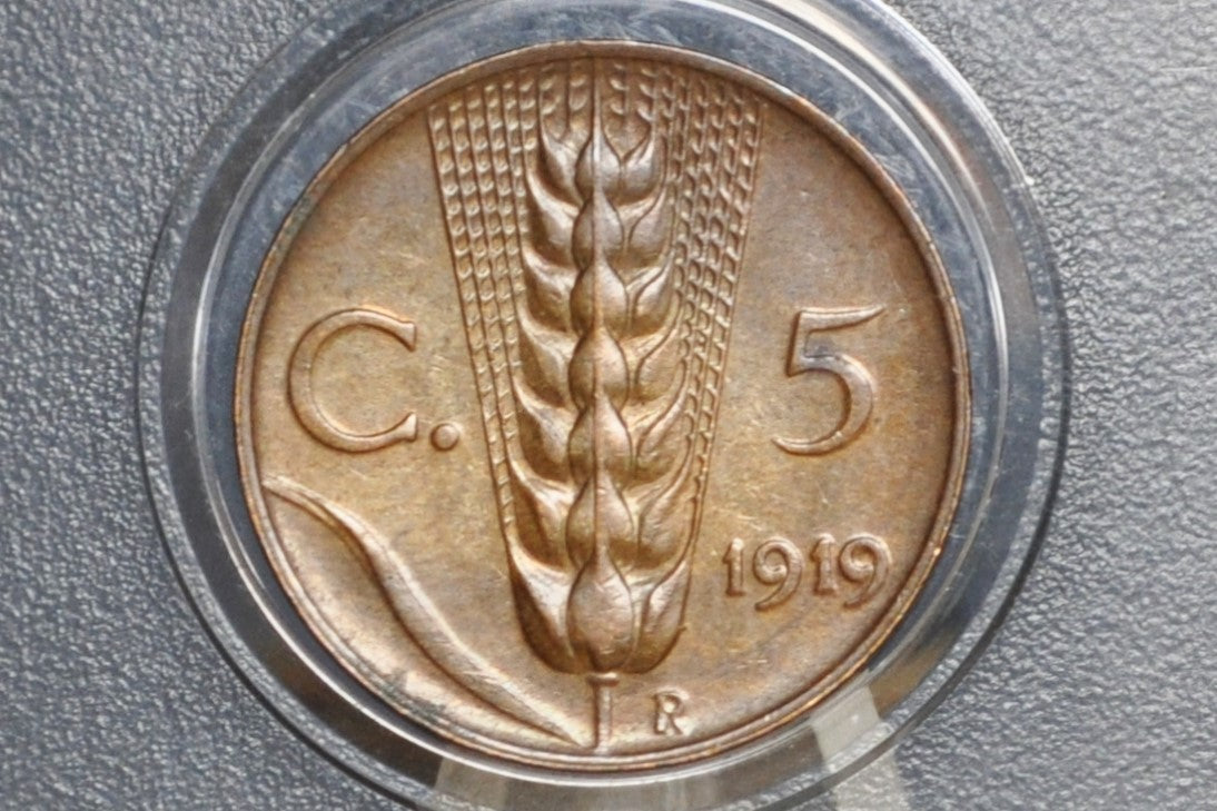 1919 Italian 5 Cent Coin - Uncirculated - Rarer Date - Victor Emmanuel III - Italy 5 Cent Coin 1919 Five Centesimi - Kingdom of Italy