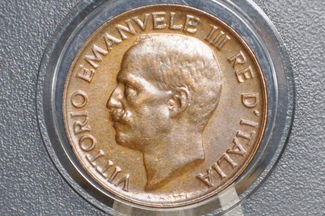1919 Italian 5 Cent Coin - Uncirculated - Rarer Date - Victor Emmanuel III - Italy 5 Cent Coin 1919 Five Centesimi - Kingdom of Italy