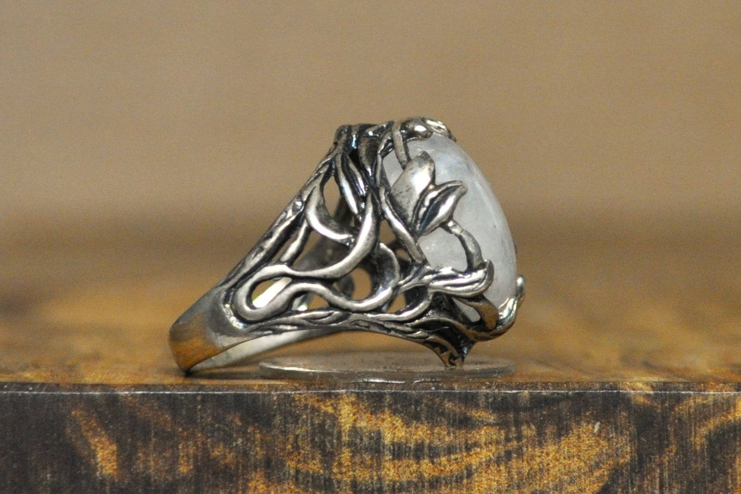 Didae Floral Scrollwork Rainbow Moonstone Silver Ring - Size 8 - Stamped and Tested Sterling Silver - Intricate Scrollwork - Israeli Jewelry