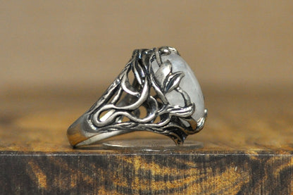 Didae Floral Scrollwork Rainbow Moonstone Silver Ring - Size 8 - Stamped and Tested Sterling Silver - Intricate Scrollwork - Israeli Jewelry