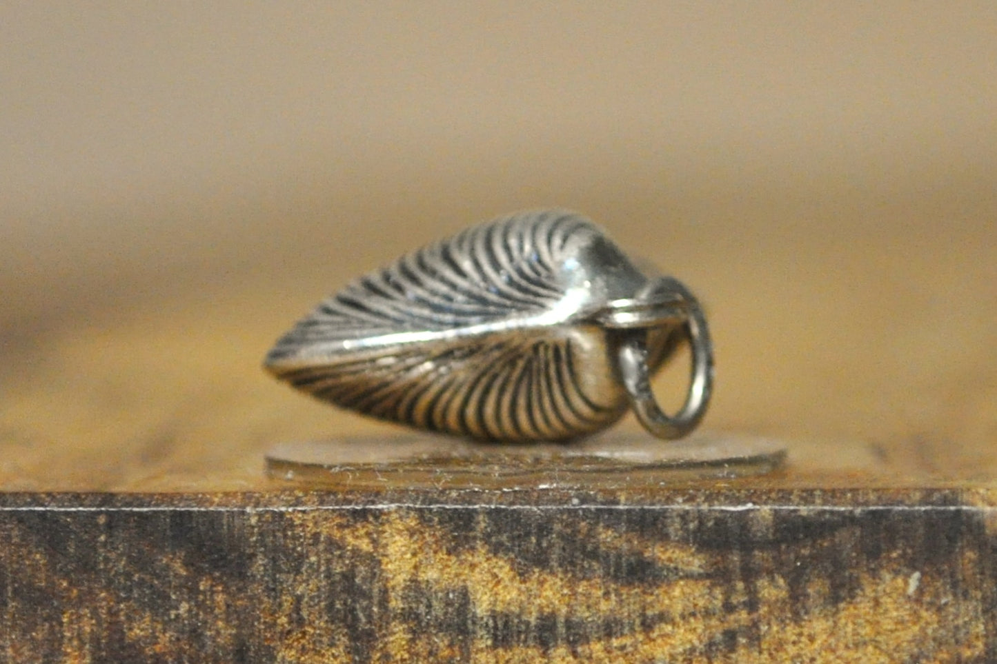 Silver Clamshell Pendant - Stamped and Tested Sterling Silver - Beau Sterling Charm - Ocean Jewelry