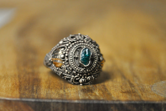 Unique Jagged Cut Emerald Ring - Size 7.5 - Stamped and Tested Sterling Silver - Ornate Scrollwork - Soldered Raindrop Design