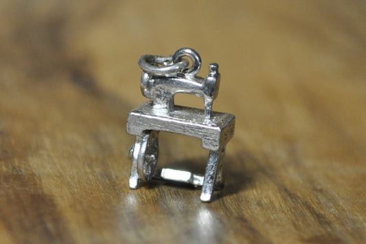Danecraft Sterling Sewing Machine Charm - Stamped and Tested Sterling Silver - Accurate Antique Sewing Machine