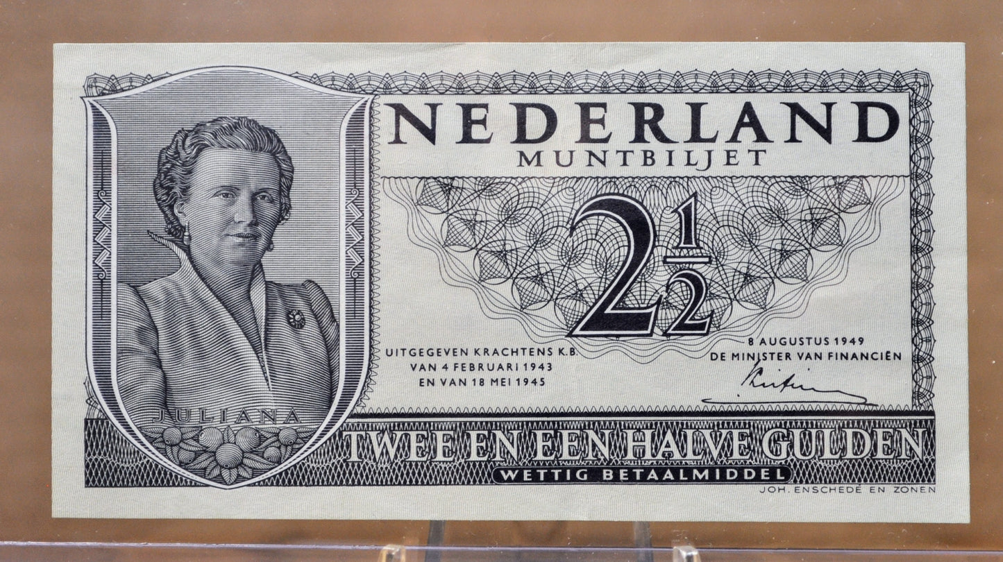 1949 Netherlands 2 1/2 Gulden Banknote - 1949 Muntbiljet Issue - Juliana Portrait Issue - 1949 Netherlands Two and a Half Gulden Note - P#73