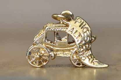 Vintage Pikes Peak Colorado Stagecoach Charm, Alt 14,110 Ft. Souvenir - Collectible Stagecoach Charm with "Pike Peak Alt 14110" Banner, Vintage Travel Charm