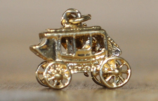 Vintage Pikes Peak Colorado Stagecoach Charm, Alt 14,110 Ft. Souvenir - Collectible Stagecoach Charm with "Pike Peak Alt 14110" Banner, Vintage Travel Charm