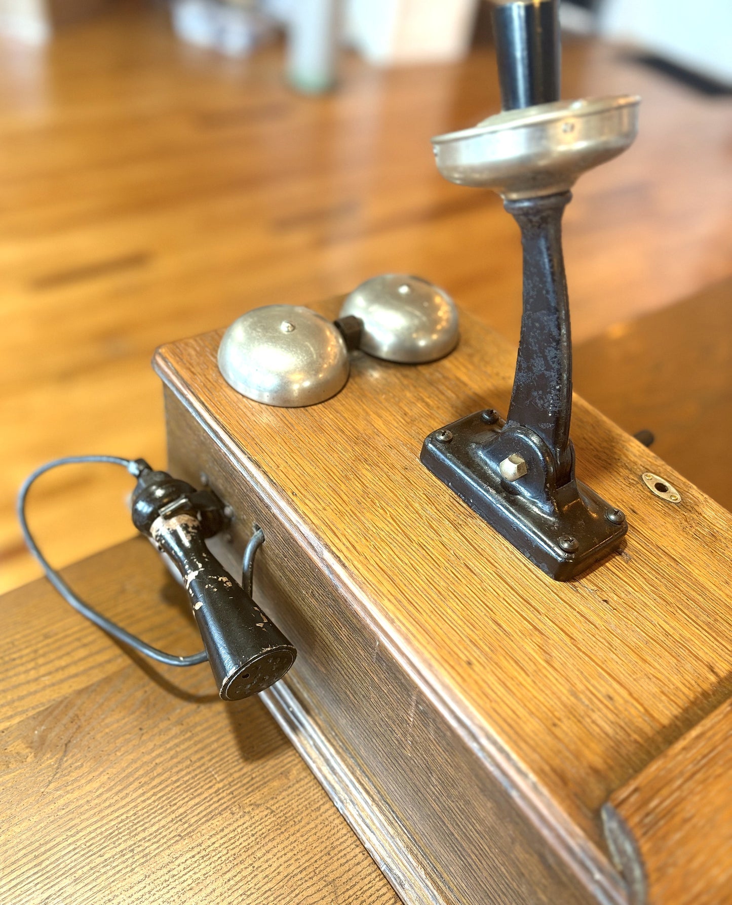 Antique 1911 Series 317 Western Electric Oak Wall-Mounted Phone - Western Electric 1911 Vintage Wall Mounted Phone Series 317