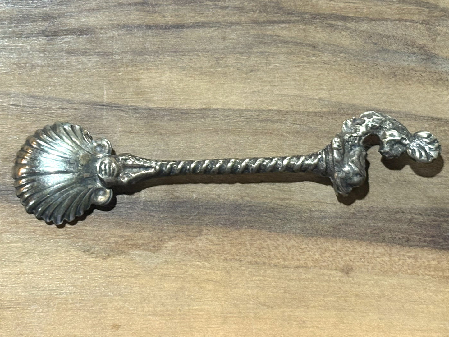 Vintage Set of 6 Small Silver Shell Bowl Spoons - Antique Silverplate Salt Spoons Shell Bowl Twisted Handle