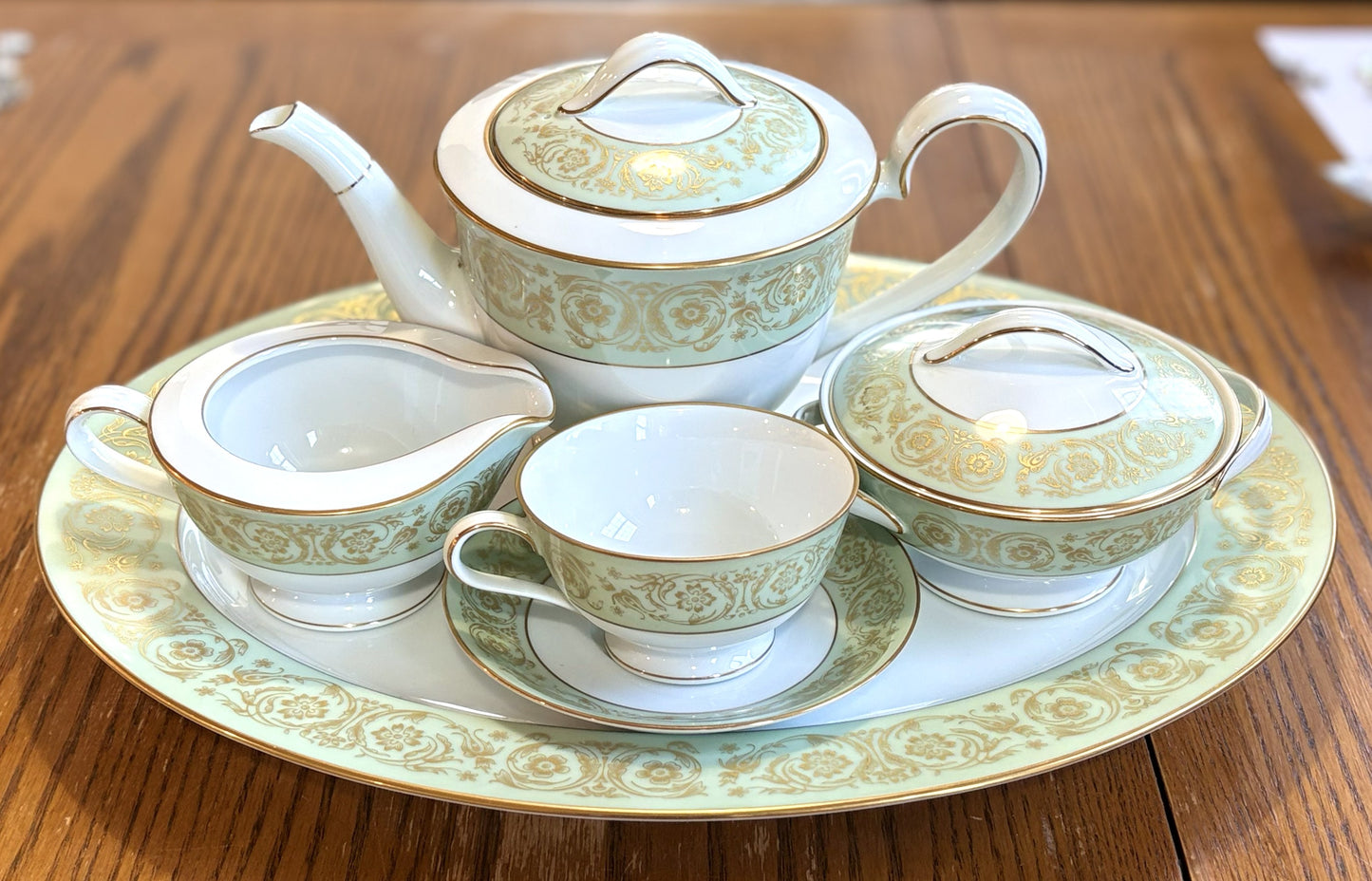 Massive Vintage Noritake Fine China Dinnerware Set 137 Pieces Raphael Pattern - Noritake Japan Fine China 130+ Pc Set: Viscount, Gold Green Scroll