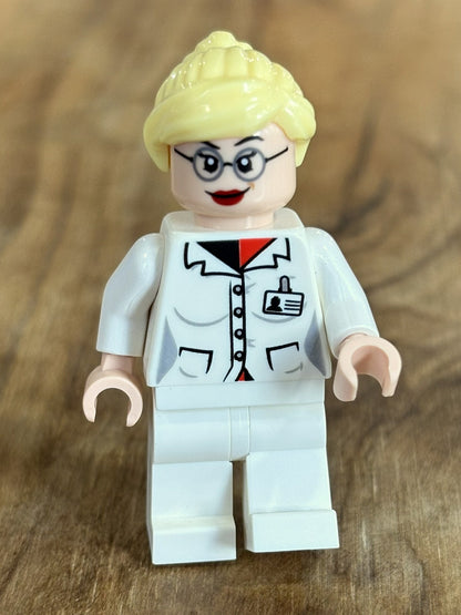 LEGO Minifigure Dr. Harleen Quinzel SH0057 - Rare LEGO Supervillian Dr Harleen Quinzel