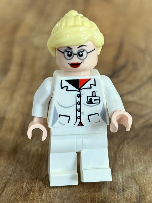 LEGO Minifigure Dr. Harleen Quinzel SH0057 - Rare LEGO Supervillian Dr Harleen Quinzel