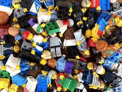 LEGO Minifigure Mystery Pack 4 Figurines and 1 Random Accessory - Mystery LEGO Grab Bag Four Random Figs and One Surprise Accessory