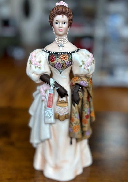 Lot of 8 Avon Figurines and 1 Accessory all Damaged - Large Lot of Avon Porcelain Figurines