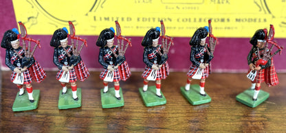 Britain Seaforth Highlander 11 Piece Mixed Set Collector Lot Figurines - Mismatched Eleven Piece Seaforth Highlander Figurines