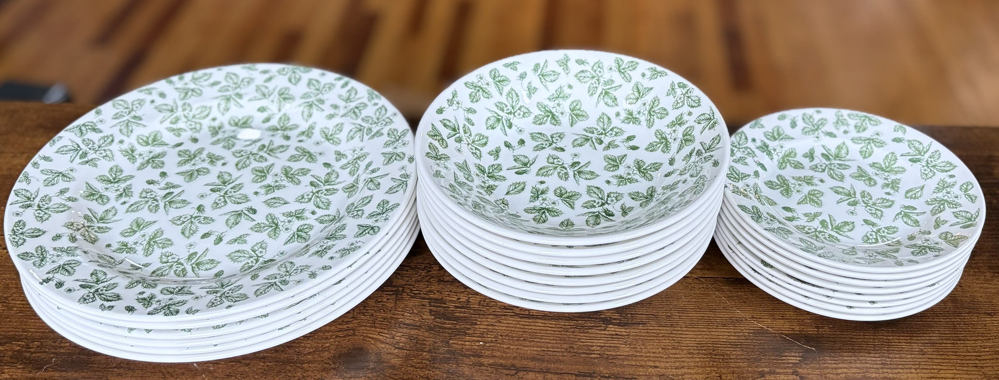 Churchill Green Blackberry 38 Piece Dining Set - 38 Piece Vintage