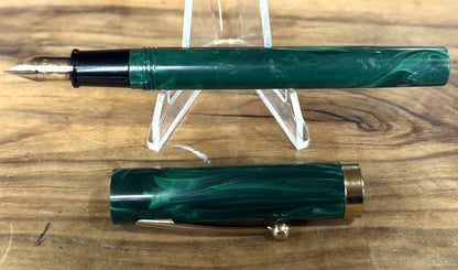 Vintage Sheaffer No Nonsense Green Marble Fountain Pen - Marbled Green No Nonsense Sheaffer Vintage Pen