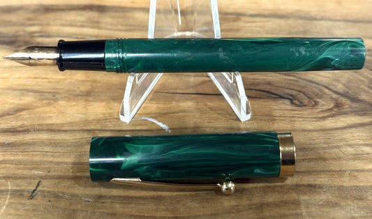 Vintage Sheaffer No Nonsense Green Marble Fountain Pen - Marbled Green No Nonsense Sheaffer Vintage Pen